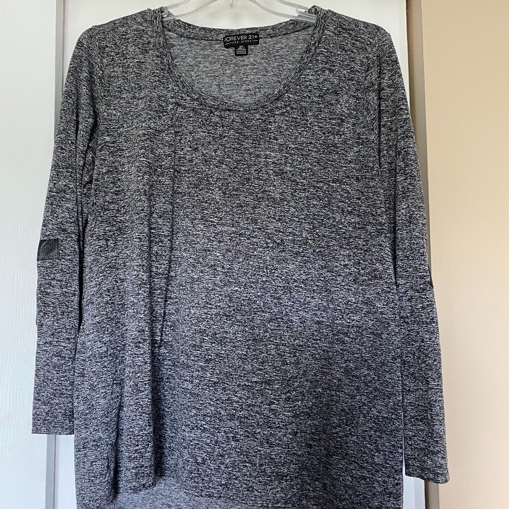 Plus Size Marble Long Sleeve Tee with Patch